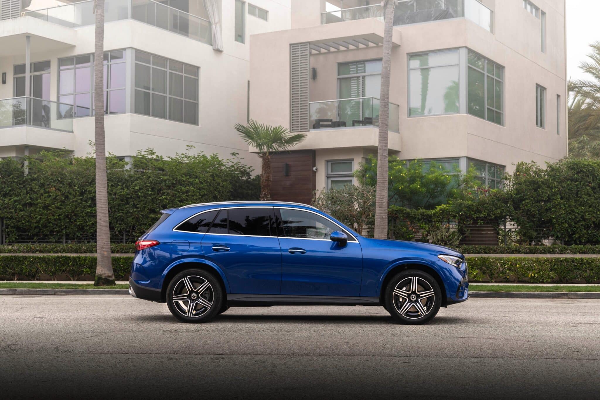 2025 Mercedes Benz GLC 350e 8 scaled
