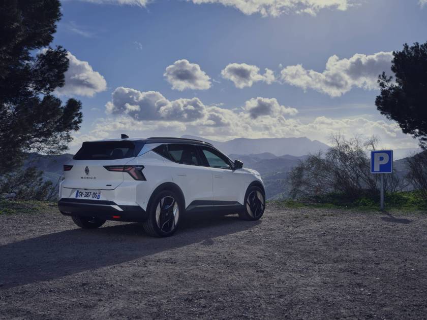 The Scenic offers two different battery options